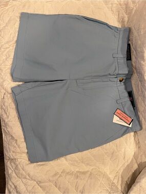 Vineyard Vines Light Blue Flat-Front Performance Men's Shorts